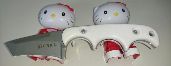 CRKT mit Corian Griffschalen 