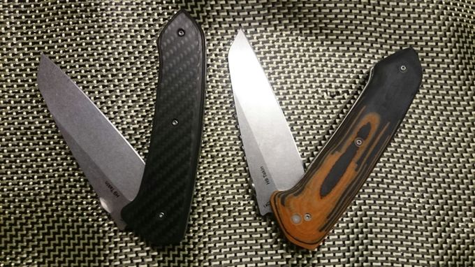 RSK H9 Takin in Carbon und Micarta Orange Schwarz, mit blauem GITD Punkt.